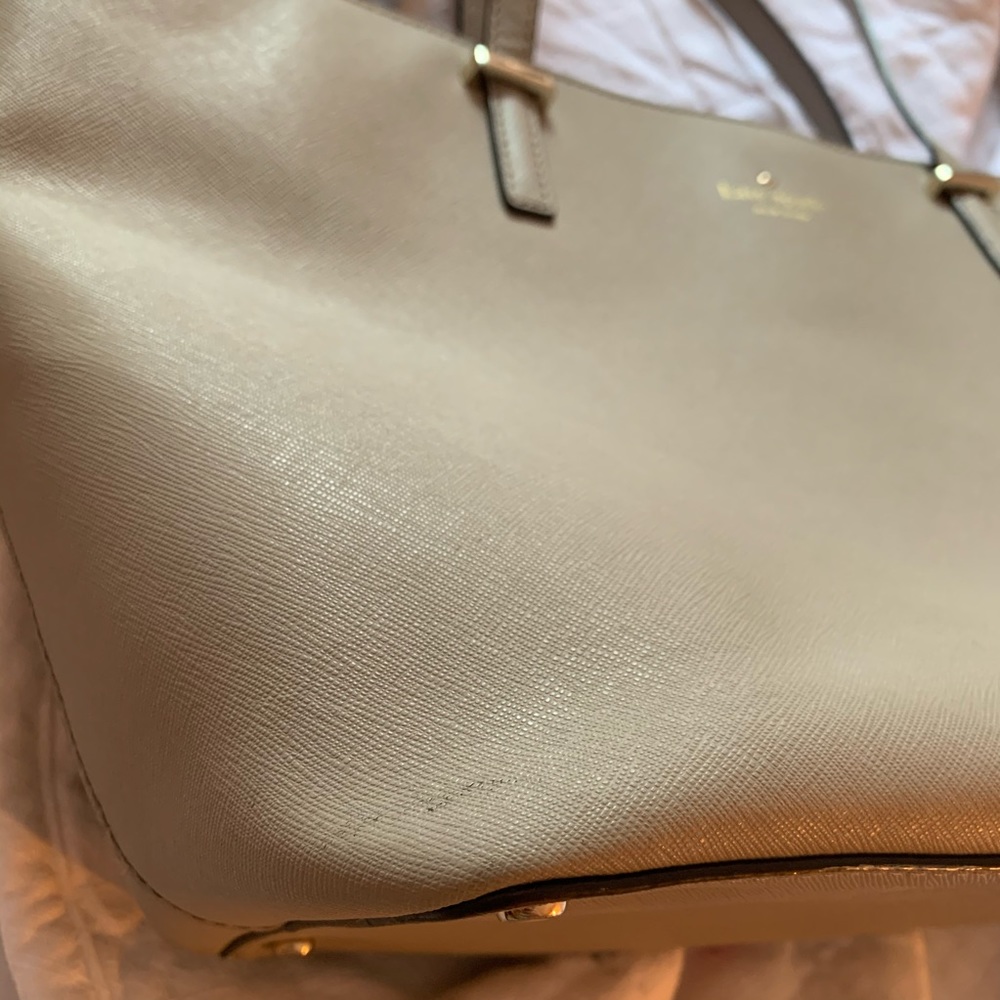 Kate Spade Cedar Street Medium Tote - Picture 4 of 8